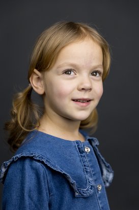 Николь Калюжнова