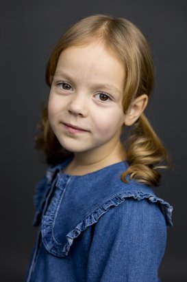 Николь Калюжнова