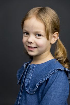 Николь Калюжнова