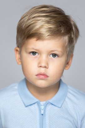 Лев Зверков