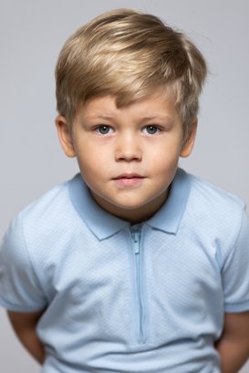 Лев Зверков