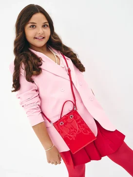 Николь Вишнякова