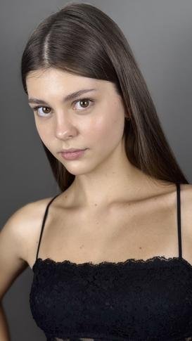 Анна Изотова