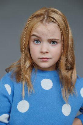 Мия Коняхина