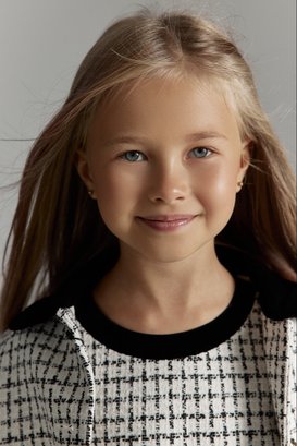 Мила Сурова