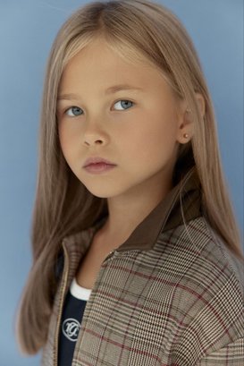 Мила Сурова