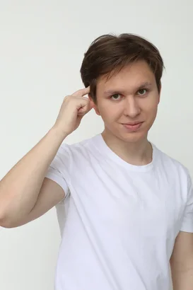 Александр Булатов
