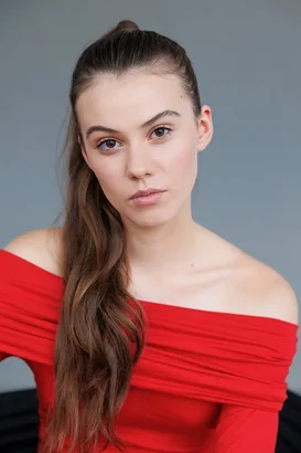 Яна Захарова